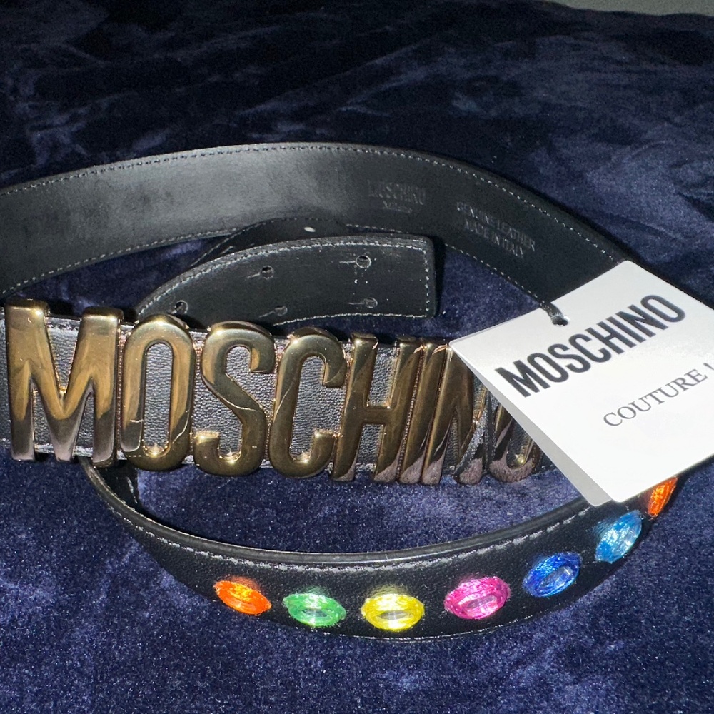 MOSCHINO BELT SIZE: 40